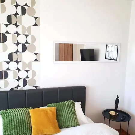 Apartment Secret *
